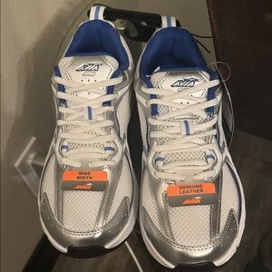 AVIA Silver and Blue Athletic Tennis Shoe Sneakers